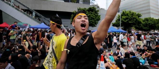 A Hong Kong, les etudiants, qui manifestent depuis trois semaines, vont rencontrer l'executif local.