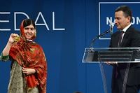 Liberty Medal : Malala honor&eacute;e