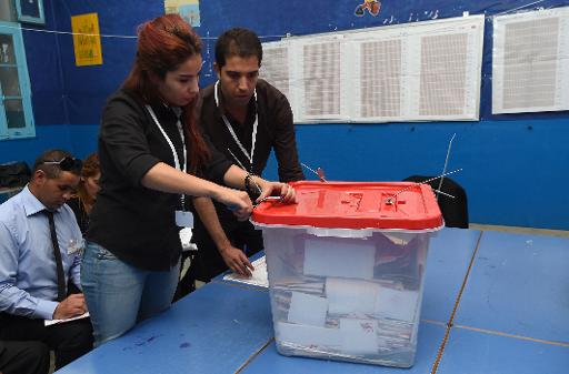 Depouillement apres les elections legislatives, le 26 octobre 2014 a Tunis