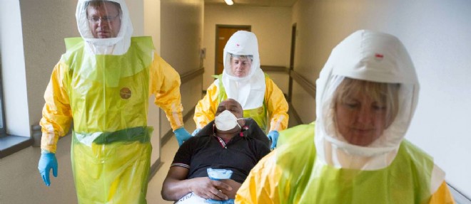 Ebola : apr&egrave;s la pol&eacute;mique des quarantaines obligatoires, les &Eacute;tats-Unis revoient leur copie