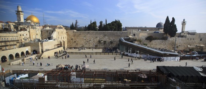 Le mur des Lamentations et l'esplanade des Mosquees a Jerusalem.