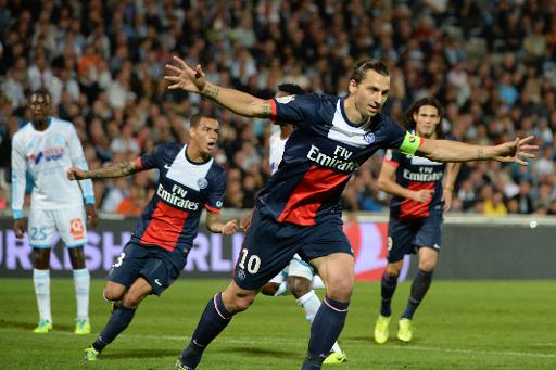 La joie de Zlatan Ibrahimovic (N.10) apres avoir marque pour le Paris SG contre Marseille en Ligue 1, le 6 octobre 2013 au stade Velodrome
