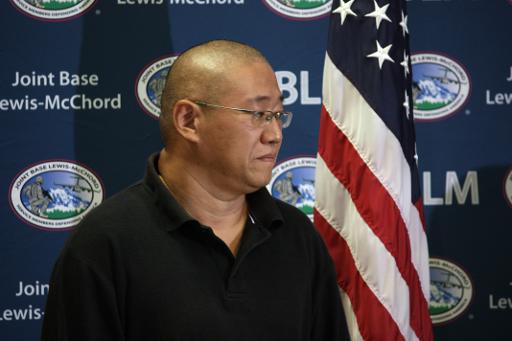 Kenneth Bae, l'un des deux derniers Americains liberes des geoles nord-coreennes, en conference de presse le 8 novembre 2014 sur la base Lewis-McChord de Washington