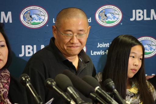 L'ancien prisonnier americain en Coree du Nord Kenneth Bae lors d'une conference de presse a son arrivee dans l'Etat de Washington le 8 novembre 2014