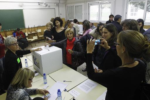 Un bureau de vote dans le quartier de Manresa, à Barcelone, le 9 novembre 2014 © Quique Garcia AFP
