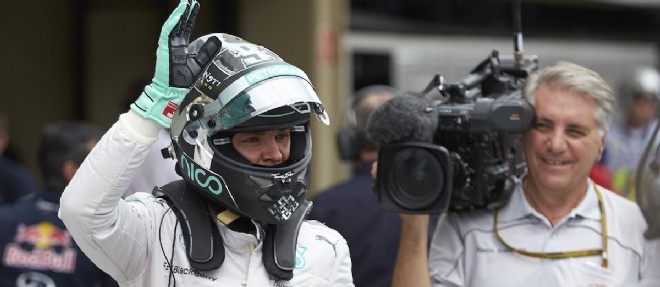 En s'imposant a Interlagos, Nico Rosberg revient a 17 points de son coequipier Lewis Hamilton avant le dernier Grand Prix, a Abu Dhabi.