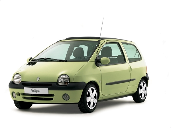 La Twingo 1 avait été revue de fond en comble, à grands frais, en raison des premiers crash tests officiels au résultat désastreux ©  Renault