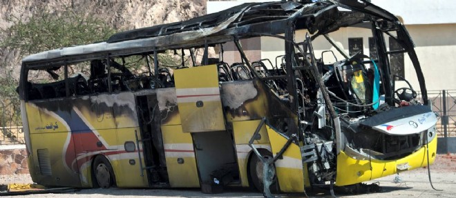 L'attaque d'un bus le 16 fevrier 2014 pres de Taba, en Egypte, a ete revendiquee par Ansar Beit al-Maqdess.