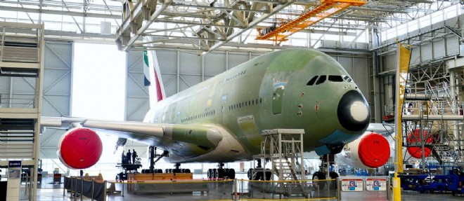 L'Airbus A380, assemble sur le site de l'aeroport.