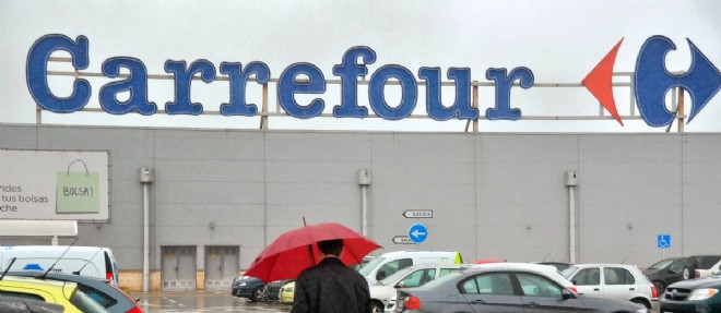 Carrefour s'est engage en contrepartie a se separer de 56 magasins en France, a indique l'Autorite de la concurrence.