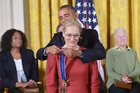 Barack Obama d&eacute;core Meryl Streep: &quot;Je l'aime&quot;