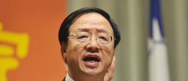 Le Premier ministre taiwanais Jiang Yi-huah lors d'une conference de presse a Taipei le 14 octobre 2013
