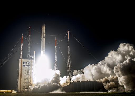Photo de l'Agence spatiale europeenne fournie le 16 octobre 2014 au lendemain du decollage, de la base de Kourou (Guyane), de la fusee Ariane 5 transportant deux satellite de telecommunication d'Amerique latine