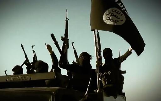 Capture d'image d'une video de propagande diffusee le 17 mars 2014 par Al-Furqan Media montrant des jihadistes de l'EI dans la province de l'Anbar, en Irak
