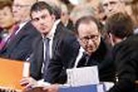 Sondage: Hollande, toujours tr&egrave;s bas (15%), gagne 2 points