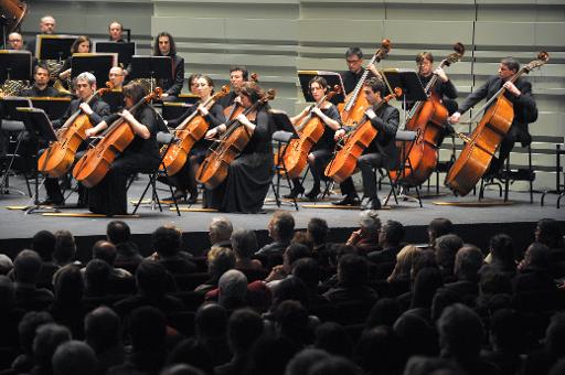 L'orchestre symphonique "Divertimento", de Seine-Saint-Denis se produit sur la scene de la 20e edition de "La Folle journee" de Nantes le 29 janvier 2014