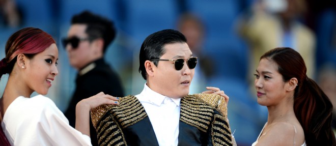 La video officielle de la chanson de 2012 du Sud-Coreen Psy, accompagnee d'une danse devenue phenomene planetaire, a atteint cette semaine 2,15 milliards de consultations sur YouTube.