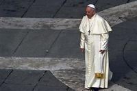 Le pape Francois le 23 novembre 2014 sur la place Saint-Pierre, au Vatican. (C)Gabriel Bouys/AFP