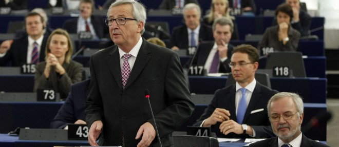 Juncker veut des "visages familiers" a Athenes.