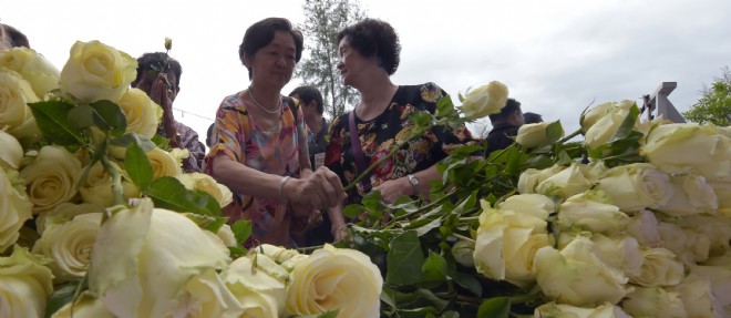 Asie : 10 ans apr&egrave;s le tsunami meurtrier, l'hommage aux victimes
