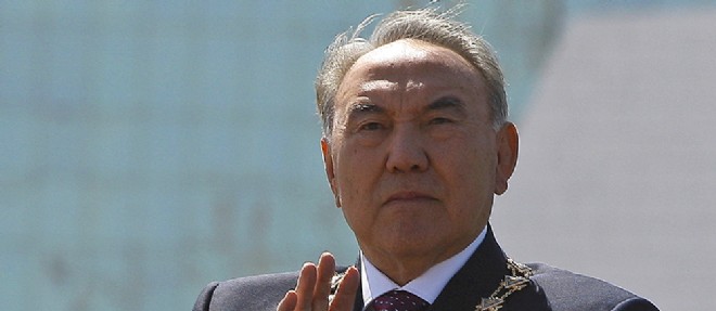 Le president kazakh, Noursoultan Nazarbaev, parade a Astana en mai 2014.