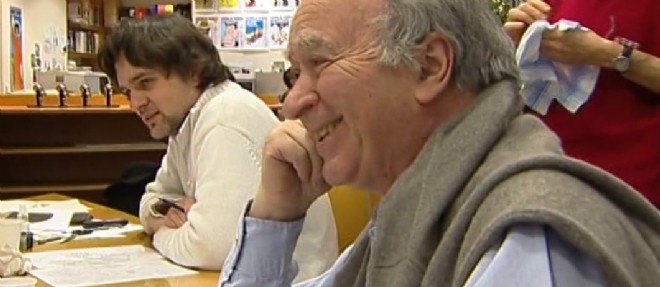 Georges Wolinski, lors de la conference de redaction qui a suivi la publication des caricatures danoises de Mahomet, en fevrier 2006.