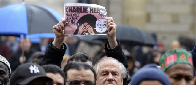 "Charlie Hebdo" avait ete attaque en 2011 au cocktail Molotov a la suite des caricatures et donc des representations du prophete Mahomet.