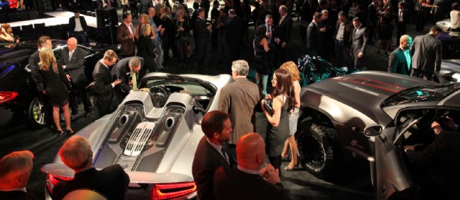 La galerie MGM a regroupe en prelude au salon quelques-unes des plus belles voitures du moment pour une soiree privee.
