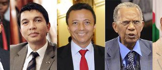 Le president de Madagascar Rajaonarimampianina a Tananarive le 24 janvier 2014 et ses predecesseurs Rajoelina a Maputo en aout 2012, Ravalomanana a Pretoria en avril 2010, Ratsiraka a Tananarive en septembre 2013 et Zafy a Addis Ababa en 2009