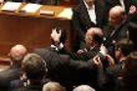 Le discours de Valls &agrave; l'Assembl&eacute;e quasi unanimement salu&eacute; par la classe politique