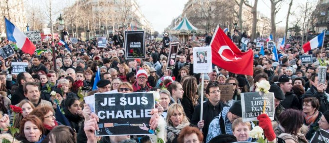 Les Francais se sont mobilises, dimanche, pour denoncer les attentats qui ont eu lieu la semaine derniere.