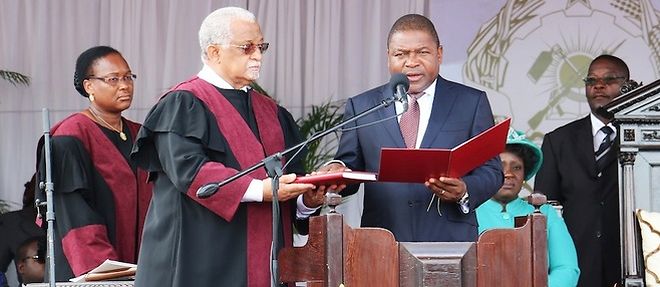 Mozambique : Filipe Nyusi lors de sa prestation de serment, le 15 Janvier 2015 a Maputo.
                
                