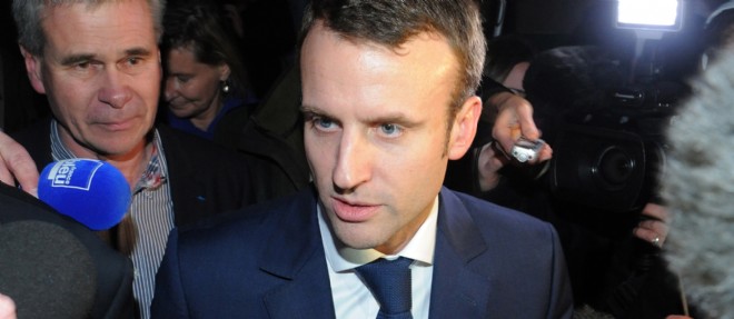 Emmanuel Macron en deplacement a Lampaul-Guimilliau.