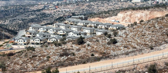 Les autorites israeliennes ont publie vendredi les appels d'offres pour l'extension de colonies deja existantes en quatre points de la Cisjordanie occupee : 156 logements a Elkana (photo), 114 a Adam, 102 a Kiryat Arba et 78 a Alfei Menashe.