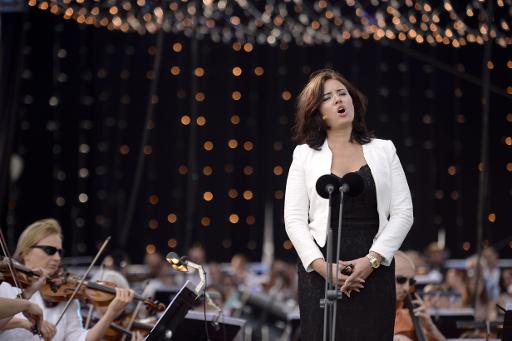 La jeune soprano bulgare Sonya Yoncheva, lors d'un concert en juillet 2013 a Paris