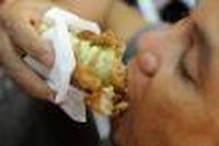 Philippines: KFC lance le hot-dog sans pain mais avec beaucoup de viande