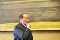 Berlusconi graci&eacute; mais humili&eacute;