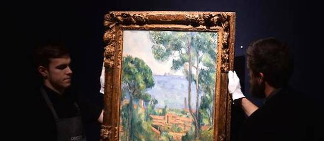 "Vue sur l'Estaque et le chateau d'If" de Paul Cezanne presente chez Christie's a Londres, le 30 janvier 2015