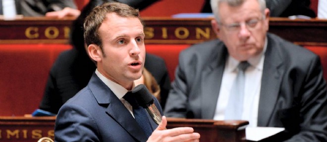 Emmanuel Macron a estime avoir "une pensee amicale" pour Thierry Lepaon, ancien secretaire general de la CGT.