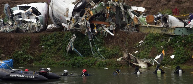 L'accident, le deuxieme subi par la compagnie taiwanaise en un peu plus de six mois, a fait 31 morts.