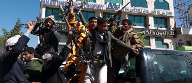 Combattants Houthis a Sanaa, le 11 fevrier.