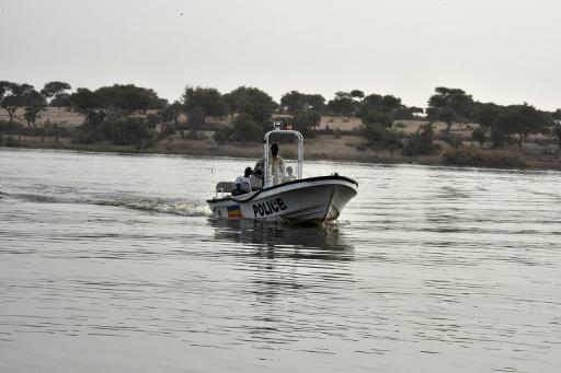 Patrouille de policiers tchadiens le 25 janvier 2015 sur le lac Tchad