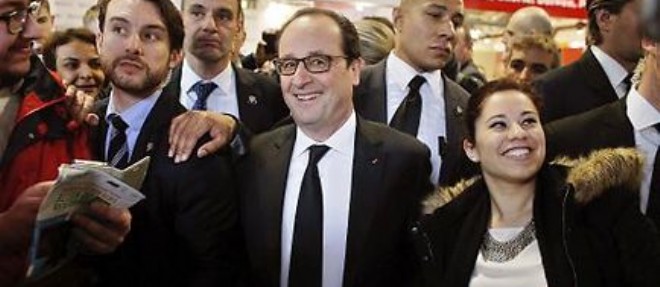 Le president Francois Hollande en visite au Salon de l'agriculture le 21 fevrier 2015 a Paris.