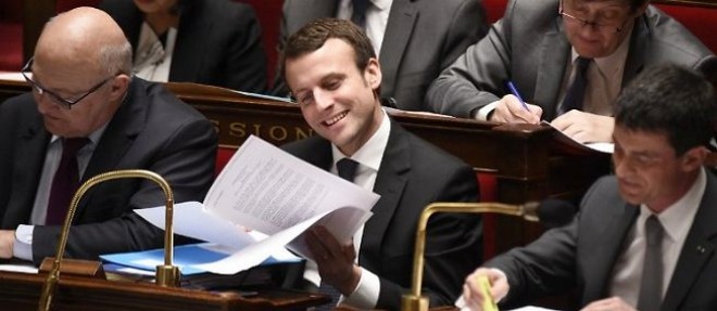 Emmanuel Macron sur les bancs de l'Assemblee nationale, le 19 fevrier.