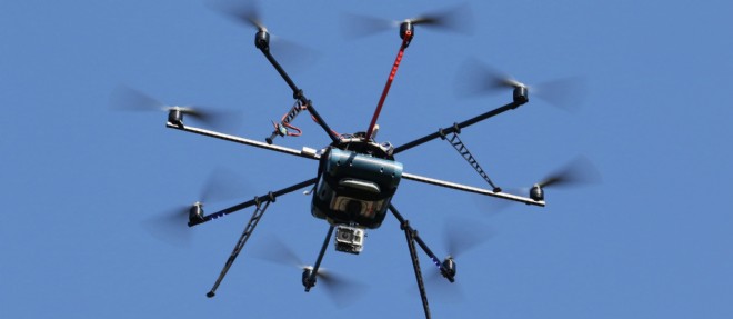 Des vols de drones ont de nouveau ete apercus a cinq reprises dans la nuit de mardi a mercredi entre 23 heures et 2 heures a Paris.