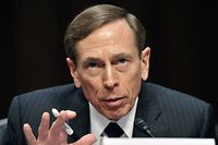 Affaire Petraeus: l'ex-chef de la CIA devrait s'en tirer avec du sursis