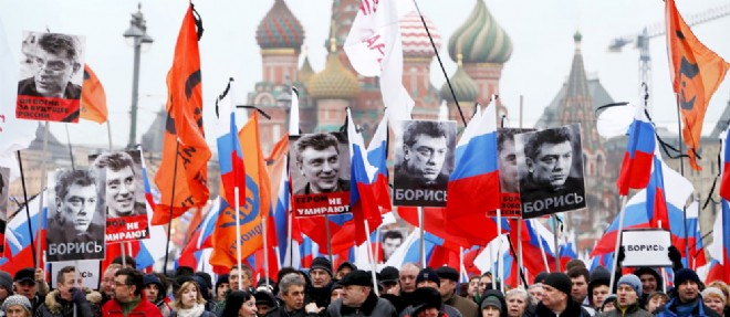"Les heros ne meurent pas." Le 1er mars, a Moscou, les opposants rendent hommage a Boris Nemtsov.