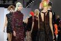 Fashion week: Galliano insuffle sa th&eacute;&acirc;tralit&eacute; &agrave; l'univers Margiela