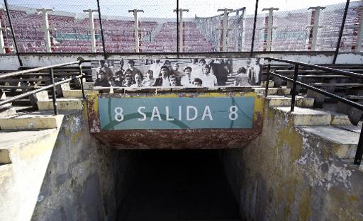 Vue prise le 10 février 2015, de l'une des entrées du Stade National de Santiago qui a servi de prison durant la dictature de Pinochet © Martin Bernetti AFP
