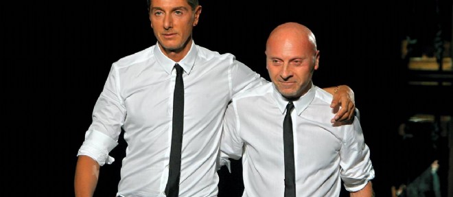 Domenico Dolce et Stefano Gabbana a la fin d'un defile, en 2007.